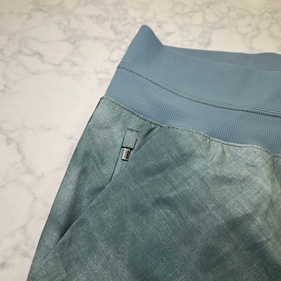 NWT Athleta Nolita Slim Tapered Print Crop Size 24 - Picture 9 of 10